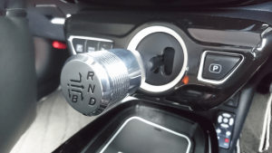 シフトノブエクステンション(メッキ調銀)彫刻部塗装有り